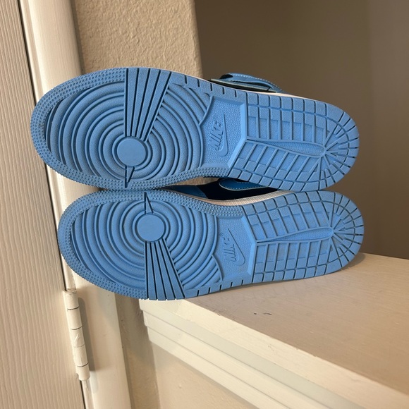 Air Jordan 1 Mid (GS) University Blue/Black/White (DQ8423 401) Size 6Y Worn Once - Picture 6 of 9